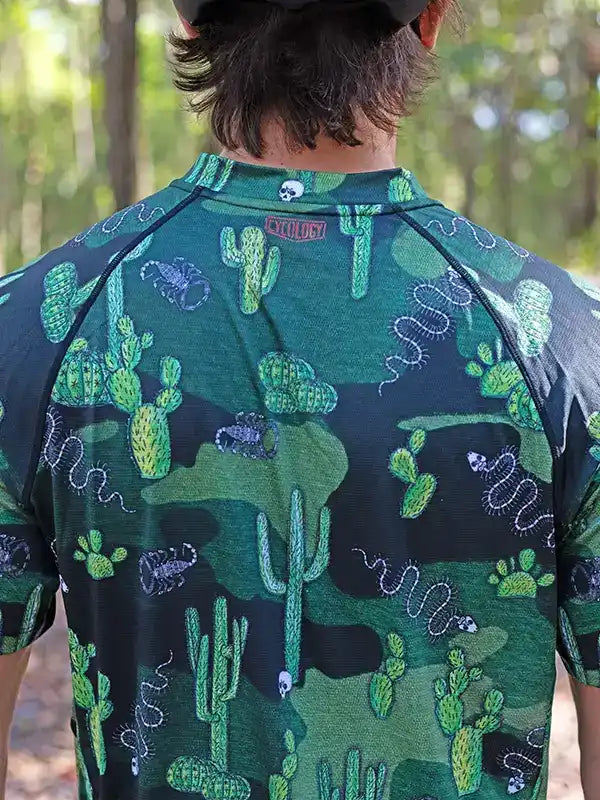 Men's cycling jersey with cactus and snake print, green camouflage design for outdoor rides